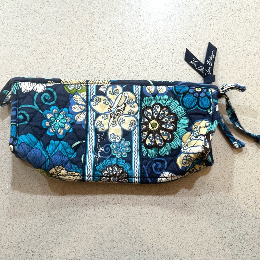 LIKE NEW Vera Bradley Blue, Turquoise & Cream Cosmetic Bag w/ Floral Design - Picture 7 of 7